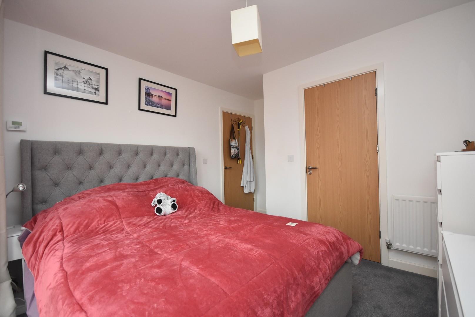 2 Wain Close, Penarth, CF64 1TJ